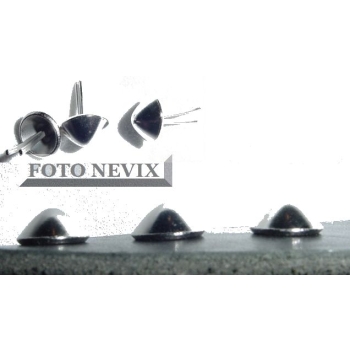 Ćwieki STOŻKI DUŻE 13mm 1szt. nikiel na wąsy (id: 843)