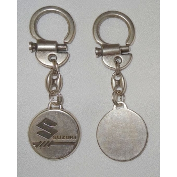 SUZUKI brelok stare srebro metalowy zawieszka (id: 440)